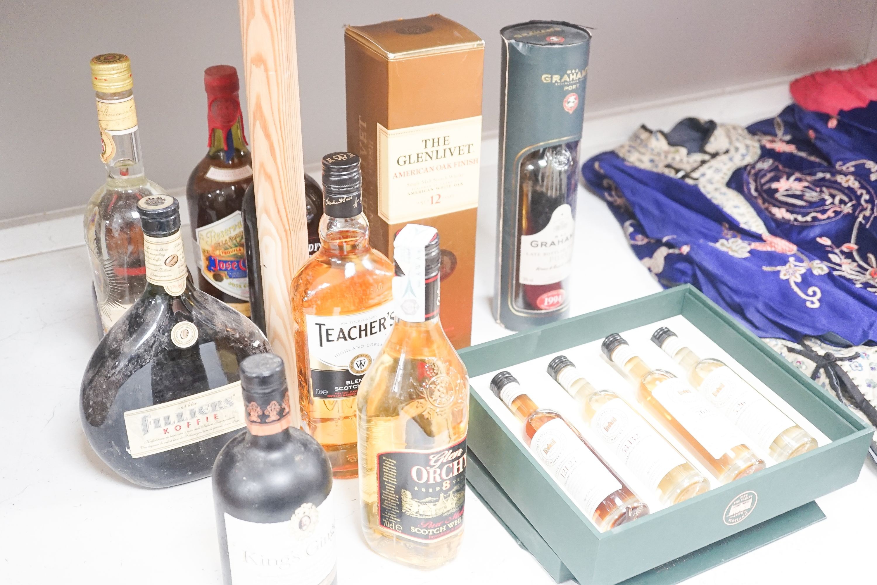 A quantity of mixed spirits to include whiskys, tequila, port including The Glenlivet American oak finish 12 year, Graham’s 1994 late bottled vintage port, a set of four 10cl single malts from the Scotch malt whisky soci